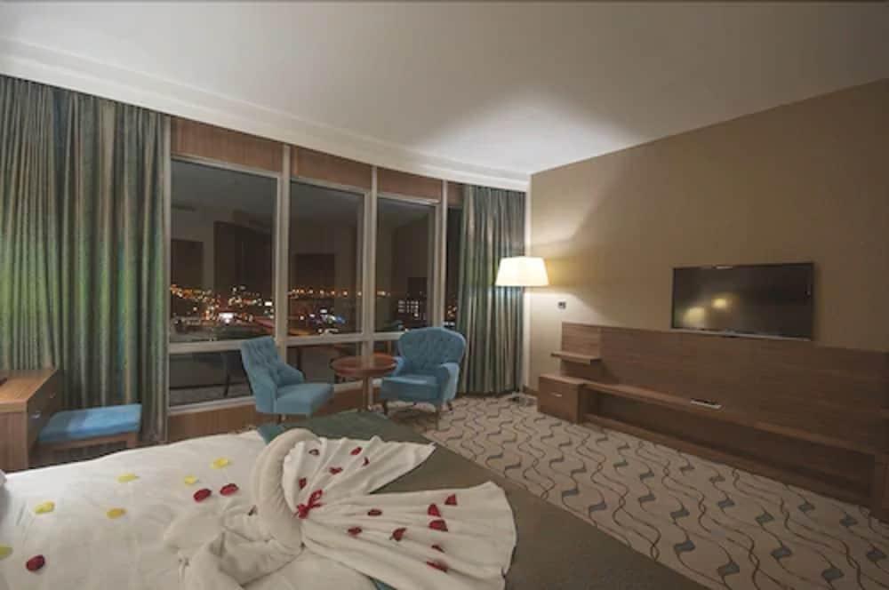 Margi Hotel Edirne Bagian luar foto A room at the hotel