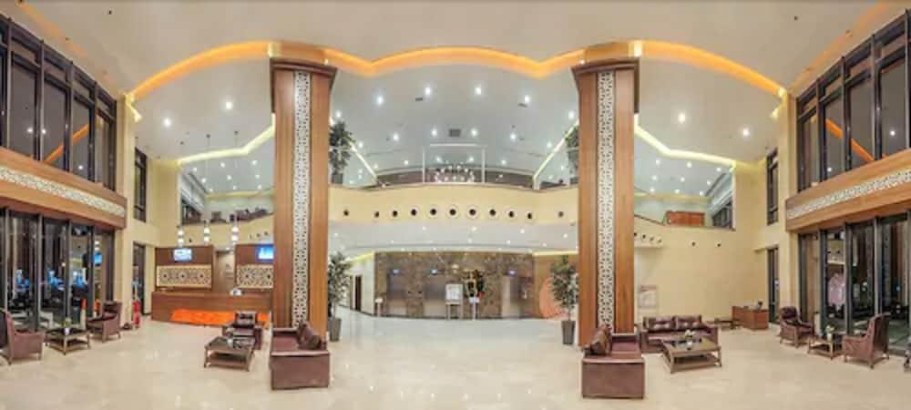 Margi Hotel Edirne Bagian luar foto The lobby of the hotel