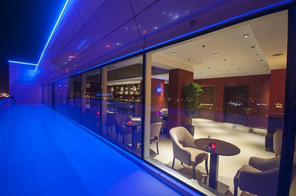 Margi Hotel Edirne Bagian luar foto The lounge at the airport