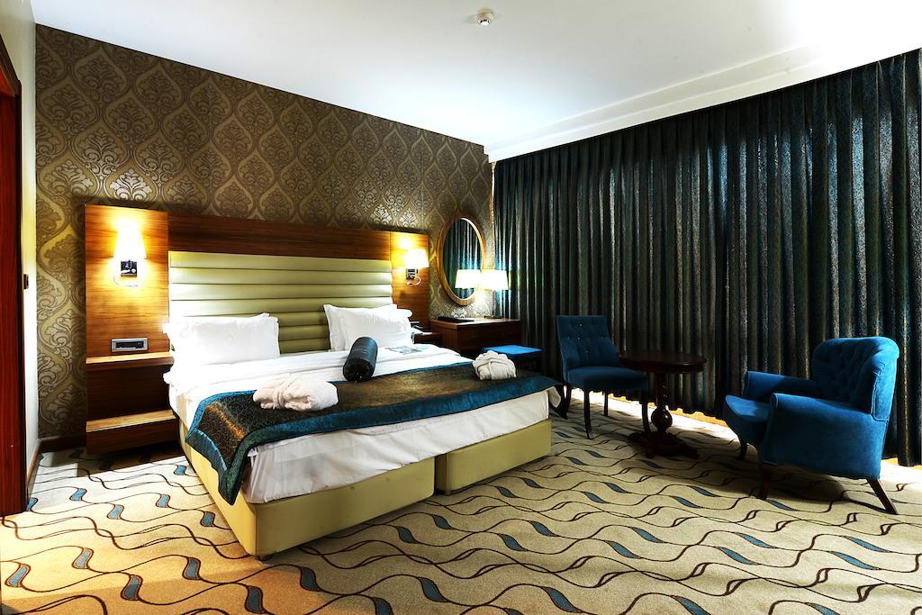 Margi Hotel Edirne Bagian luar foto A room at the hotel