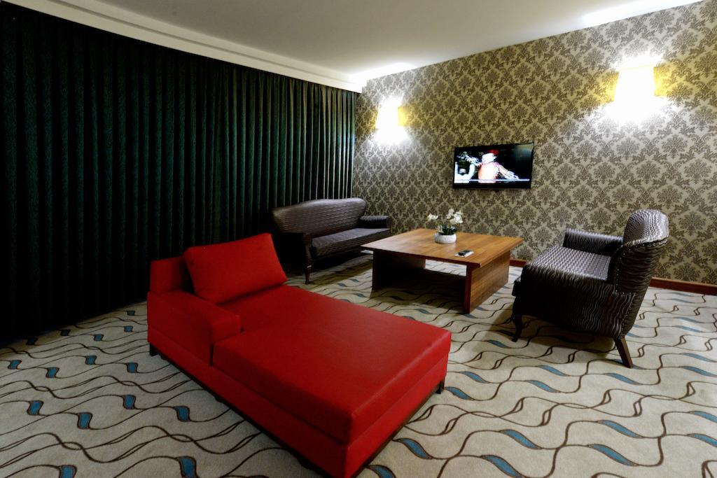 Margi Hotel Edirne Bagian luar foto Suite room