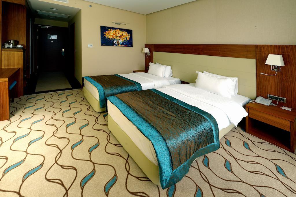 Margi Hotel Edirne Bagian luar foto A room at the hotel