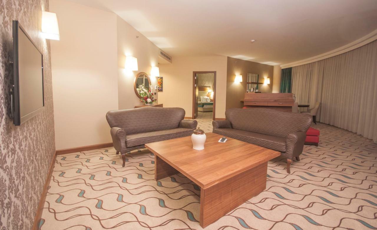 Margi Hotel Edirne Bagian luar foto Suite